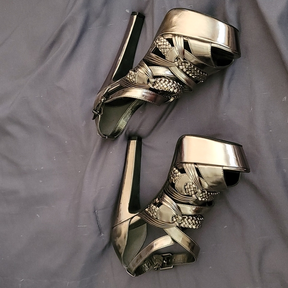 High heels - Picture 2 of 10